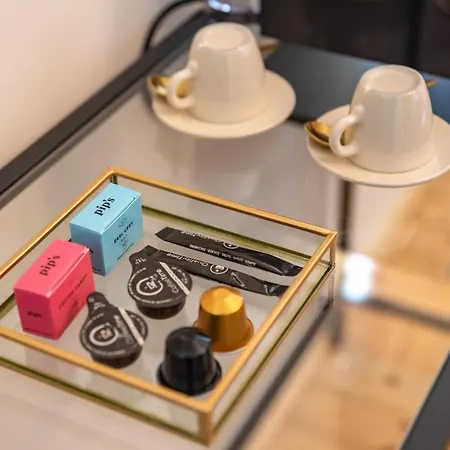 The Shelf - & Διαμέρισμα Μπαστόν